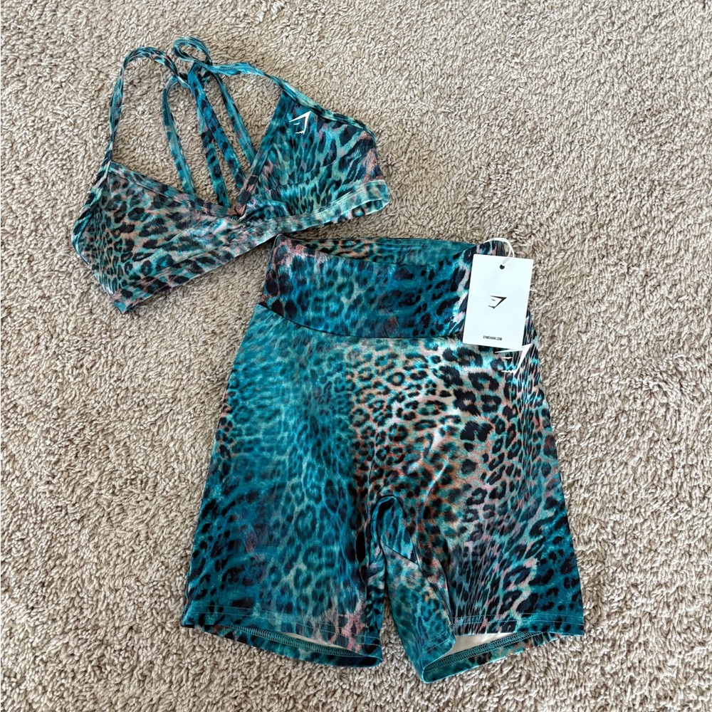 NWT GYMSHARK SET!!